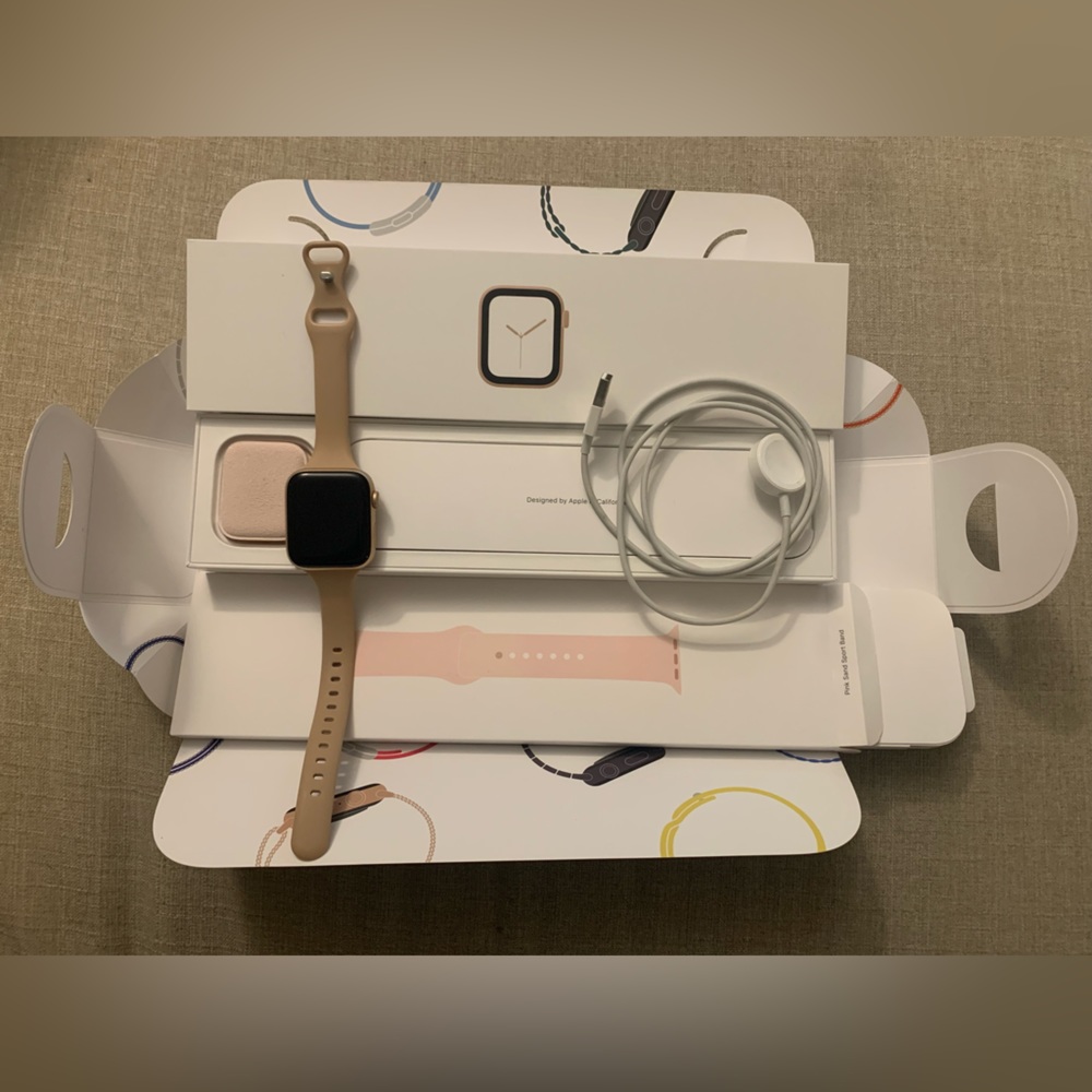 Apple Watch Series 4, Rose Gold, 44mm (GPS)